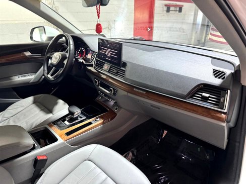 Used 2022 Audi Q5 2.0T Premium image 13