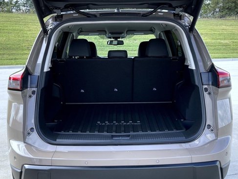 New 2026 Nissan Rogue SV image 10