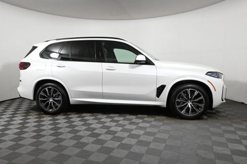 New 2026 BMW X5 xDrive50e w/ M Sport Package image 8