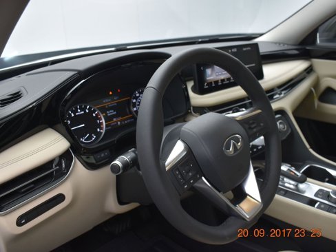 Certified 2025 INFINITI QX60 Pure image 12