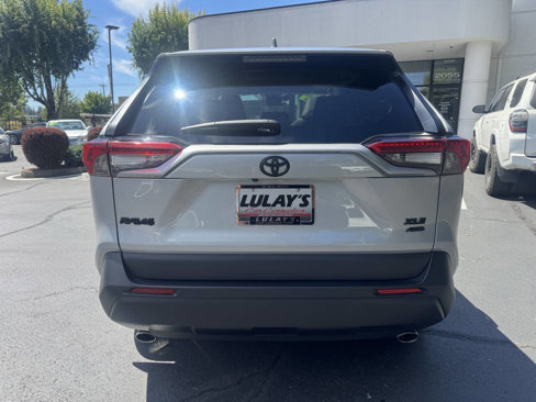 Used 2023 Toyota RAV4 XLE Premium image 4