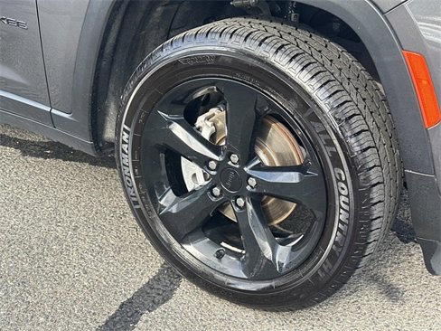 Used 2023 Jeep Grand Cherokee Altitude image 7