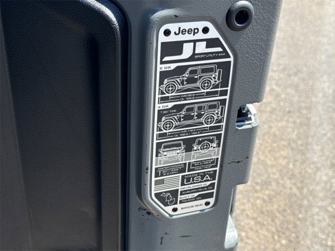Used 2023 Jeep Wrangler Unlimited image 15