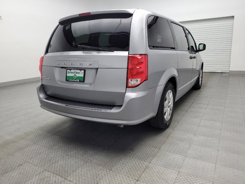 Used 2020 Dodge Grand Caravan SE image 9
