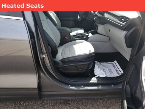 Used 2024 Ford Escape SE w/ PHEV Premium Package image 5