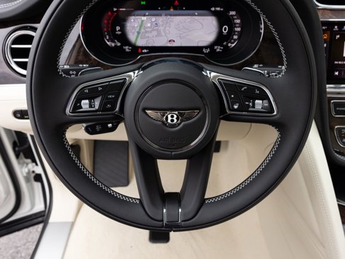 New 2025 Bentley Bentayga image 31