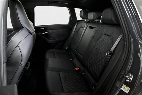 Certified 2025 Audi SQ6 e-tron Prestige image 18
