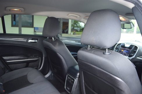Used 2019 Chrysler 300 Touring image 25