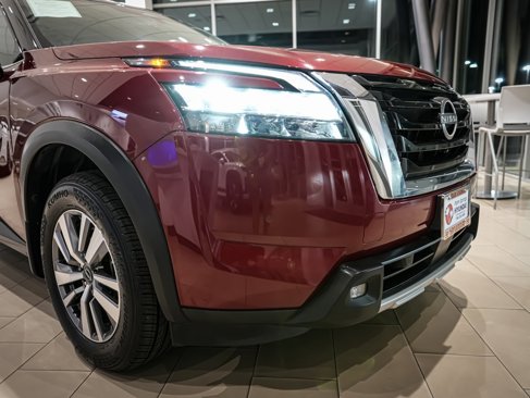 Used 2022 Nissan Pathfinder SL image 6