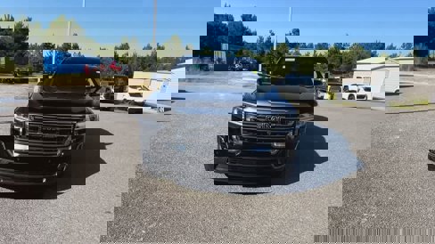 Used 2023 GMC Acadia AT4 w/ Technology Package image 3