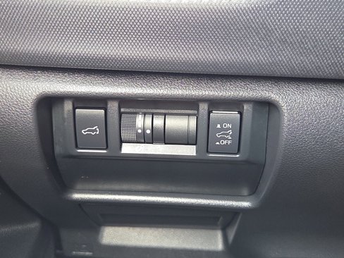 Certified 2025 Subaru Forester Limited image 18