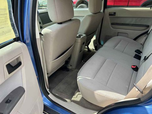 Used 2010 Ford Escape XLT image 10