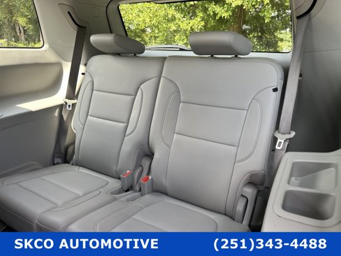 Used 2023 GMC Acadia SLT image 27