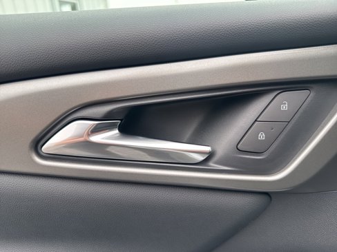 New 2025 Chevrolet Traverse LT image 30