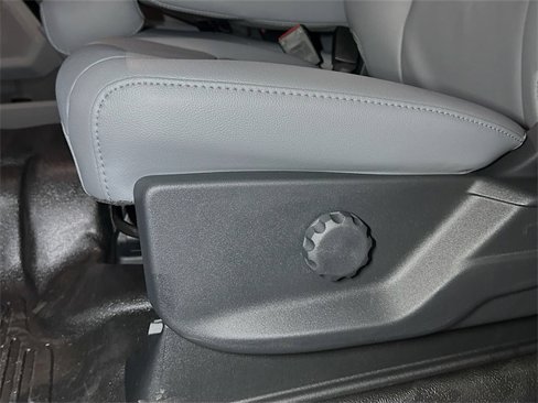 New 2026 Ford F350 4x4 Crew Cab DRW Super Duty image 13