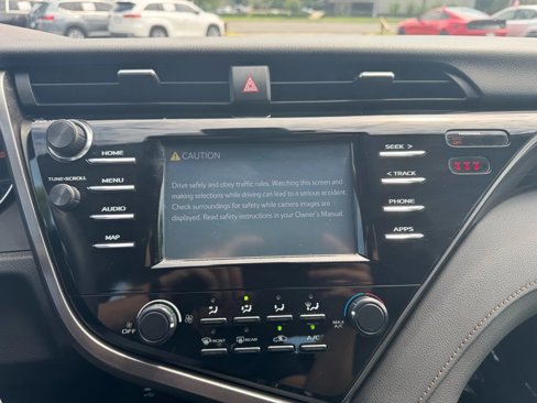 Used 2019 Toyota Camry LE image 14