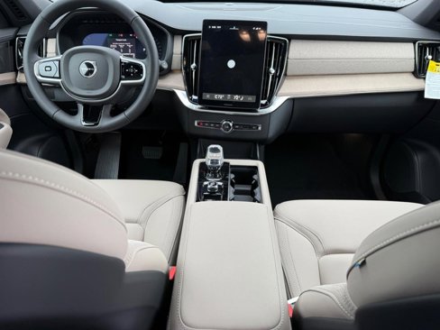 New 2026 Volvo XC90 B6 Plus w/ Protection Package Premier image 6