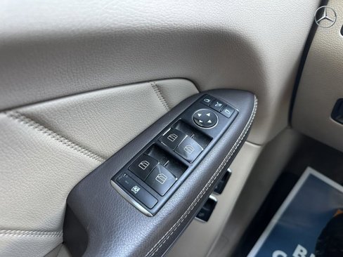 Used 2013 Mercedes-Benz GL 450 4MATIC image 31