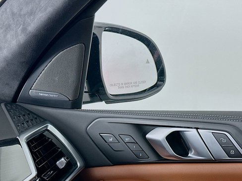 New 2026 BMW X7 M60i w/ Executive Package image 24