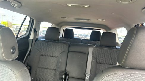 Used 2018 GMC Acadia SLE image 13