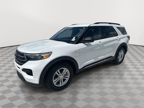 Used 2020 Ford Explorer XLT image 1