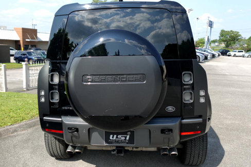 Used 2023 Land Rover Defender 110 V8 image 3