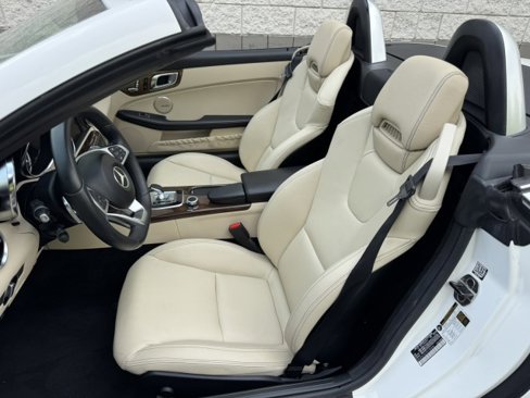 Used 2019 Mercedes-Benz SLC 300 w/ Premium Package image 7