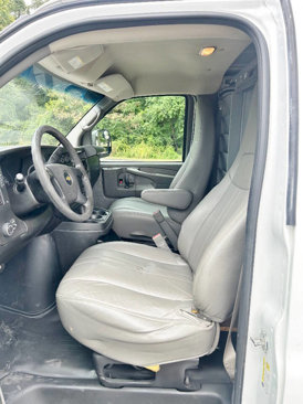 Used 2015 Chevrolet Express 3500 image 10