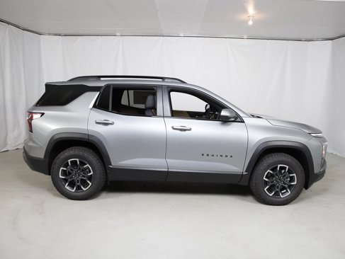 New 2026 Chevrolet Equinox ACTIV w/ Convenience Package III image 2