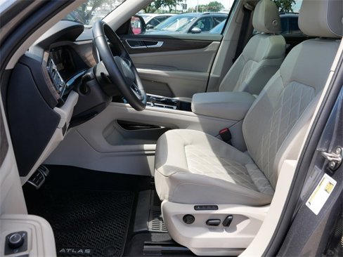 Certified 2024 Volkswagen Atlas SEL Premium R-Line image 12