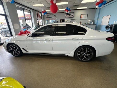 Used 2022 BMW 530i xDrive w/ Executive Package image 10