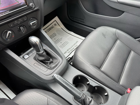 Used 2017 Volkswagen Jetta SE image 12