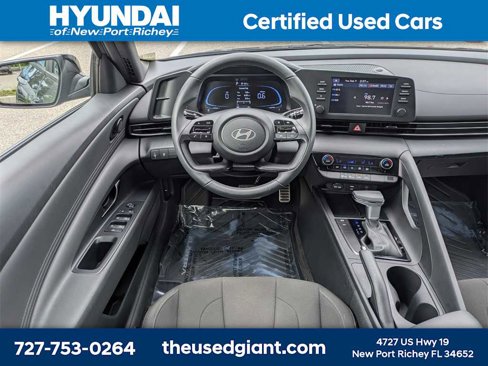 Certified 2025 Hyundai Elantra Sport image 16