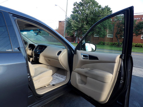 Used 2013 Nissan Pathfinder S image 16
