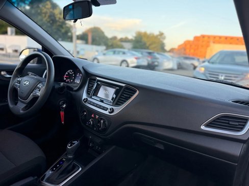 Used 2018 Hyundai Accent SE image 16
