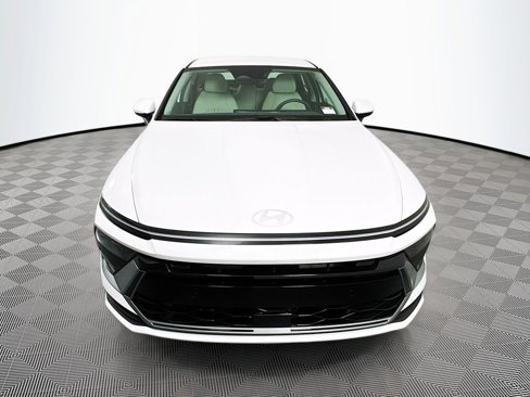 Certified 2025 Hyundai Sonata SE image 2