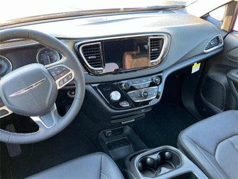New 2026 Chrysler Voyager LX image 13