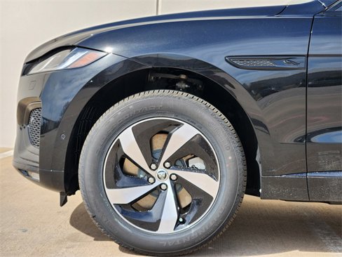 Used 2026 Jaguar F-PACE R-Dynamic S image 9