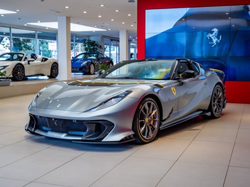 Used 2023 Ferrari 812 Competizione A image 4