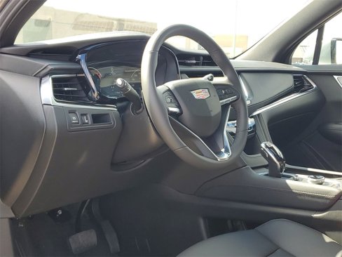 New 2025 Cadillac XT6 Luxury image 10