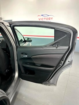 Used 2013 Dodge Avenger SE image 19