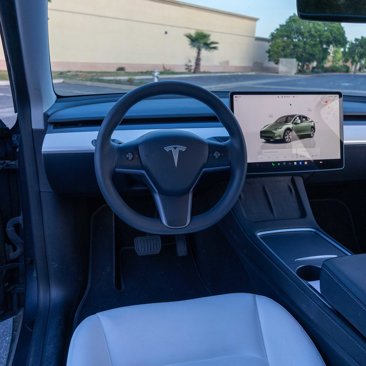 Used 2023 Tesla Model Y Long Range image 12