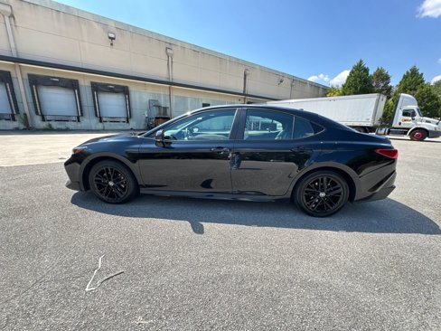 Used 2025 Toyota Camry SE image 8