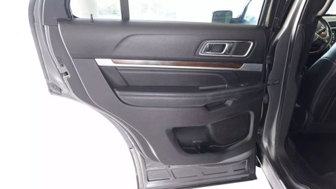 Used 2018 Ford Explorer Limited image 19