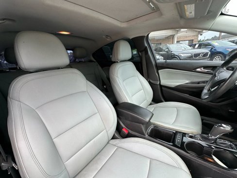 Used 2019 Chevrolet Cruze Premier w/ Sun And Sound Package image 14