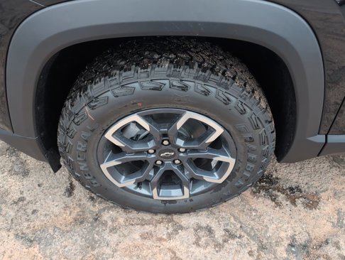 New 2026 Chevrolet Equinox ACTIV w/ Convenience Package III image 21