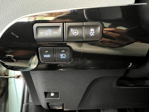 Used 2019 Toyota Prius Limited image 24