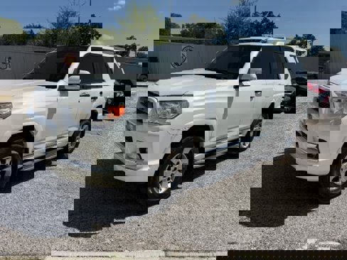Used 2013 Toyota 4Runner 4WD image 1