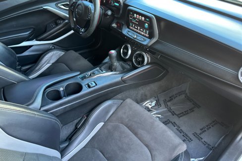 Used 2018 Chevrolet Camaro SS image 18