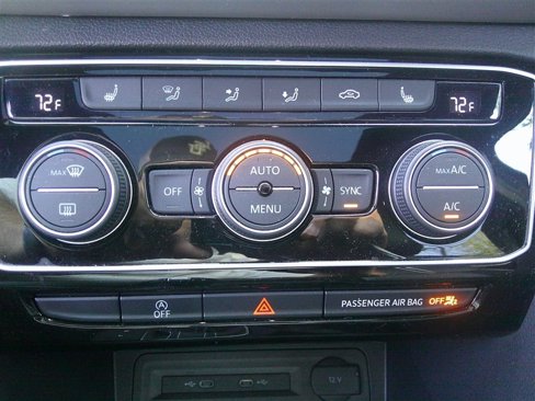 Used 2022 Volkswagen Atlas Cross Sport SE w/ Panoramic Sunroof Package image 15